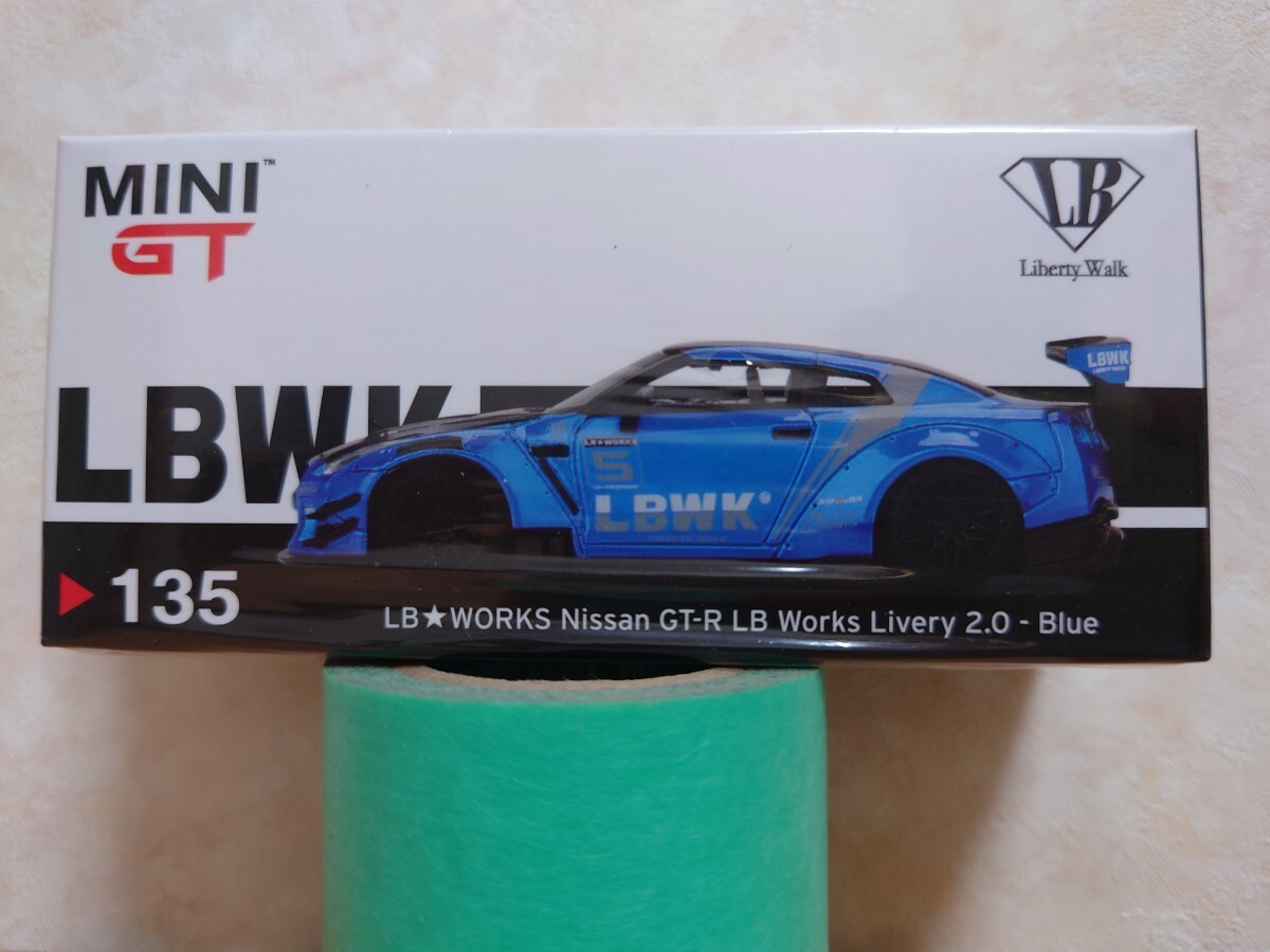 1/64 MINI-GT 135-R LB★WORKS Nissan GT-R (R35) RHD Blueの画像1