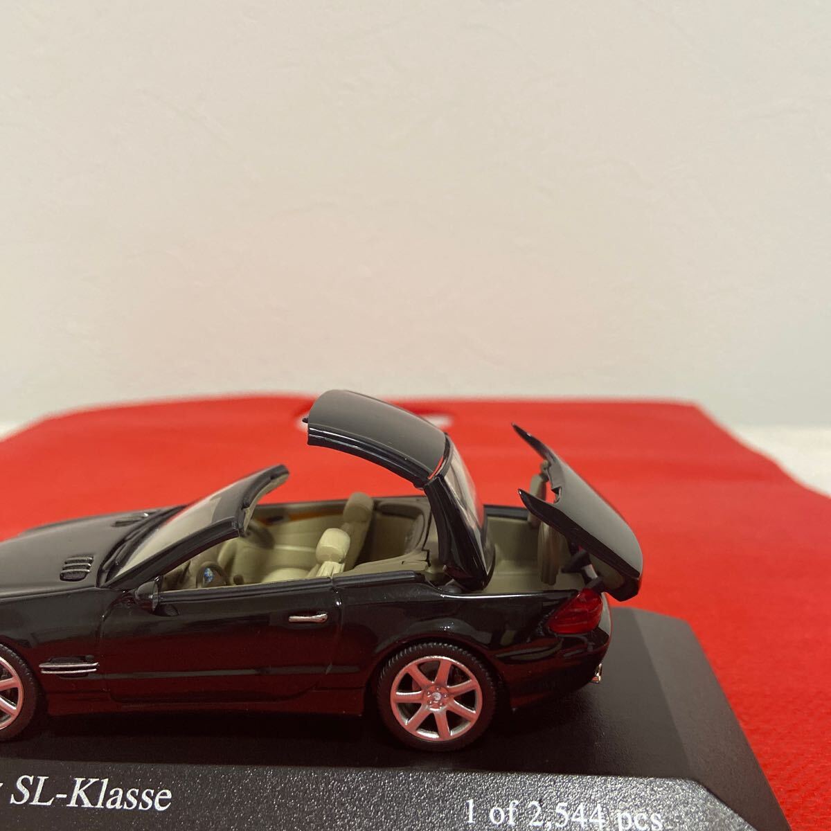 メルセデスベンツミニカー SL-Klasse1/43の画像6