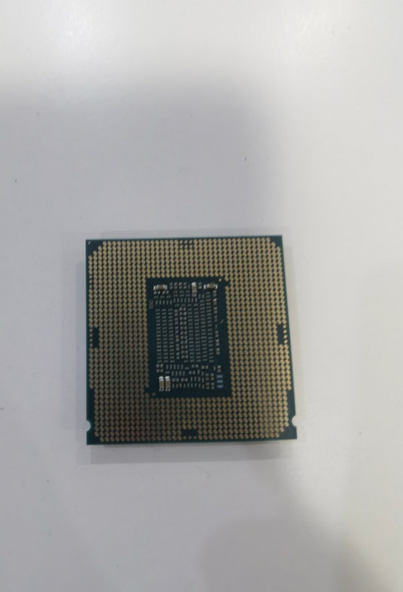 Intel CPU Core i7 8700K LGA【中古】CPUの画像2