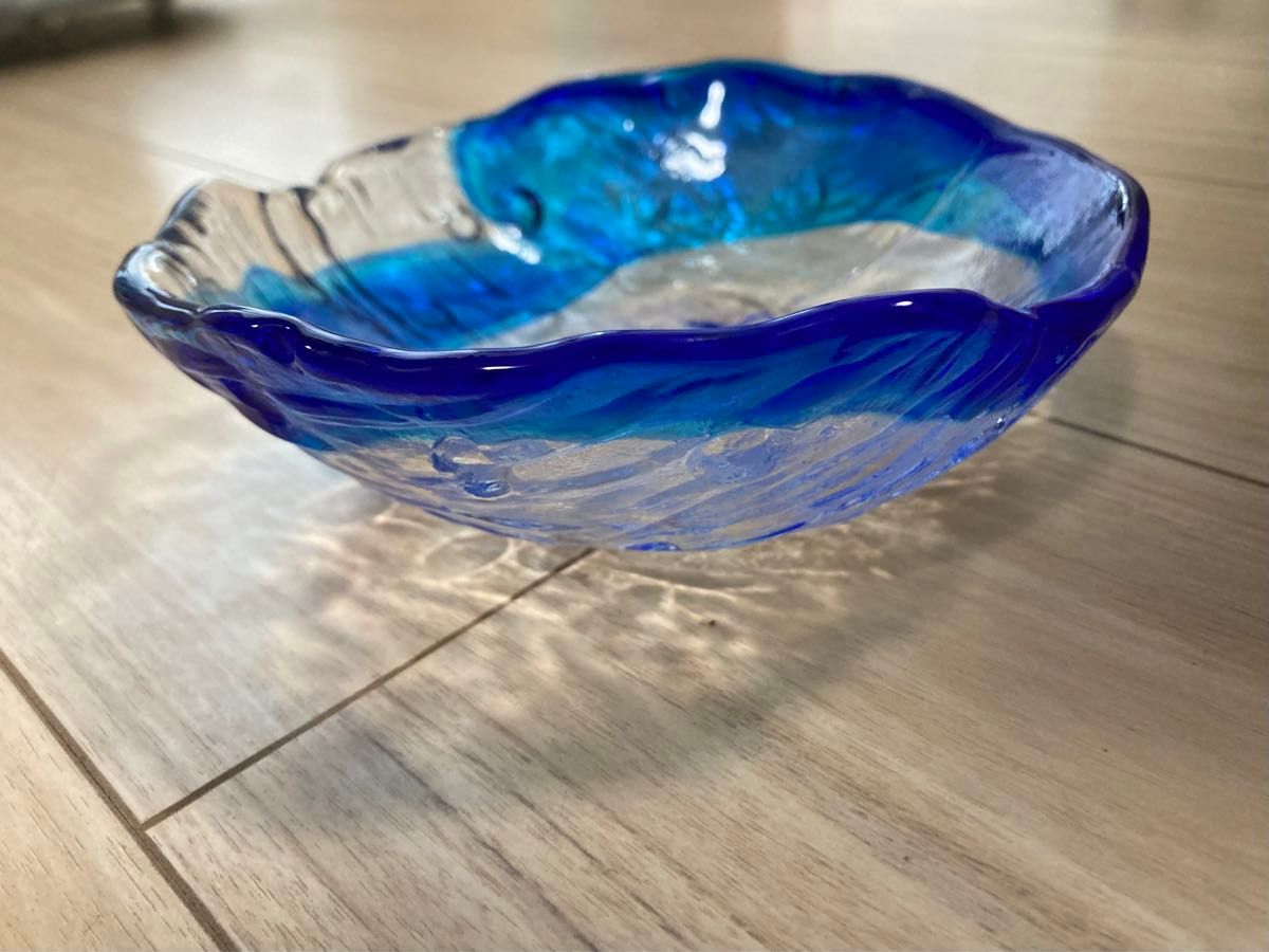 【未使用】琉球ガラス サラダボウル 鉢 １個のお値段 ３個あり 昭和レトロ ガラス皿 ブルー