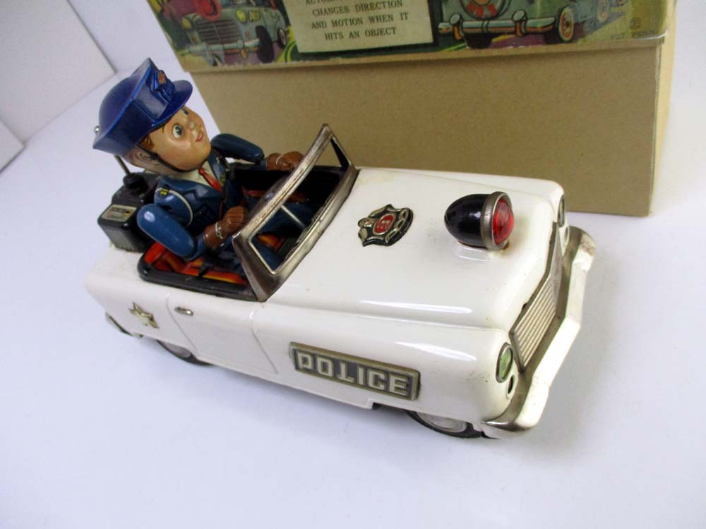 .. игрушка 1960 годы производства MYSTERY POLICE CAR исправно работающий товар общая длина примерно 24.5cm