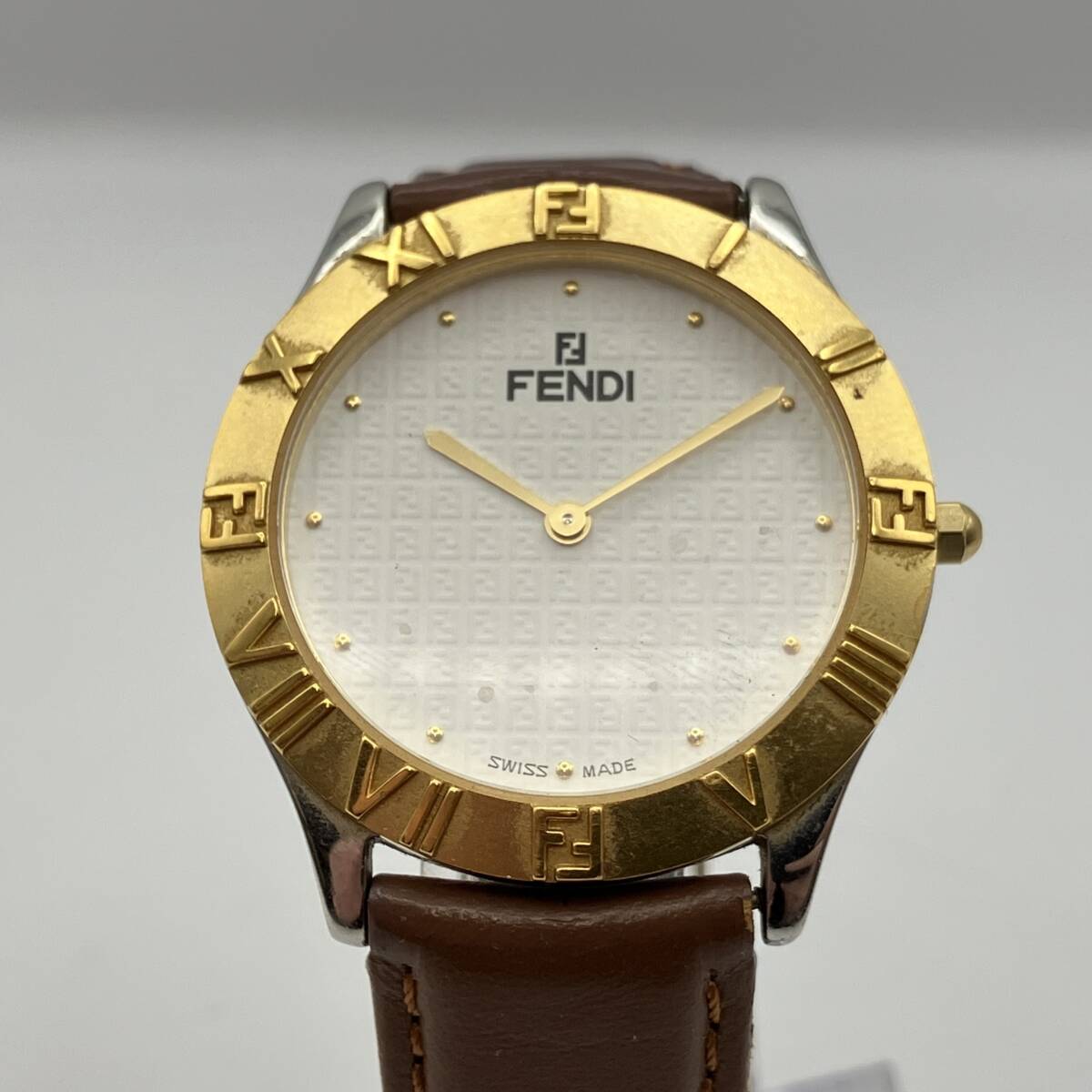 ○S12-246 FENDI/フェンディ 2針 メンズ クォーツ 腕時計 レザーベルト 031-2000G-491の画像3