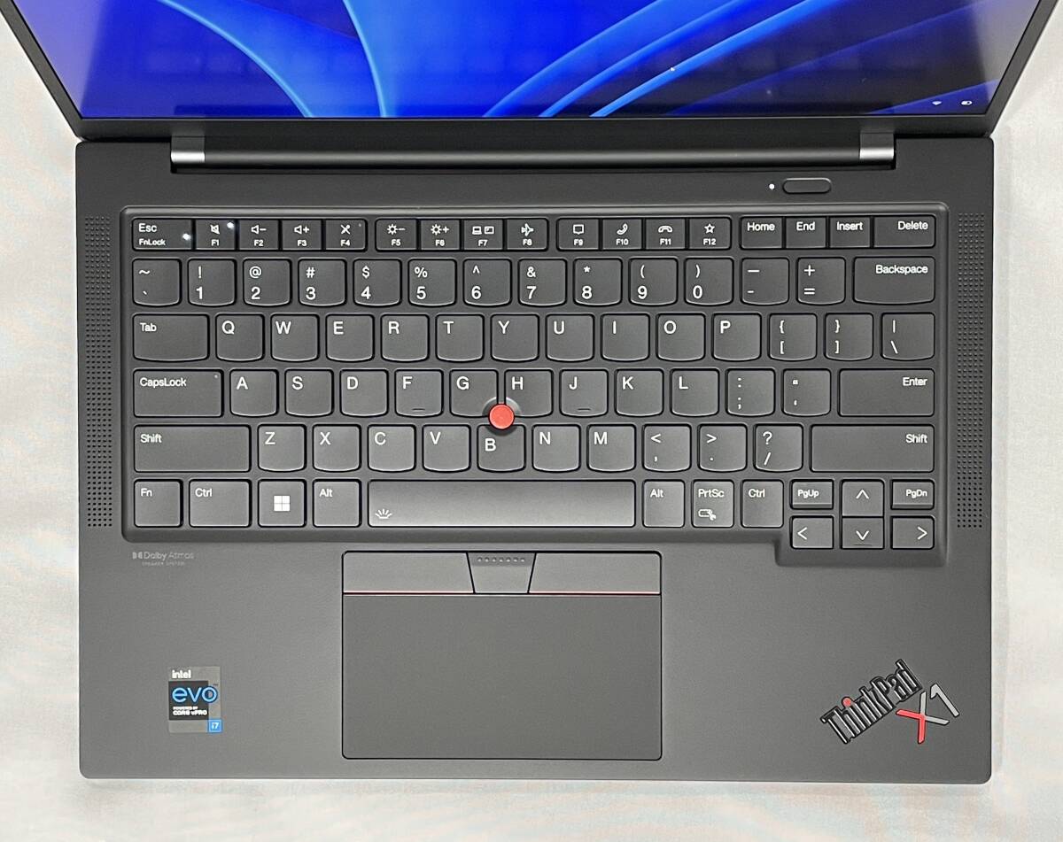 美品 ThinkPad X1 Carbon Gen 10 - MS Office 2021付き - CPU i7 / MEM 16GB / SSD 1TB / 2K LCD / Win11 Pro64の画像2