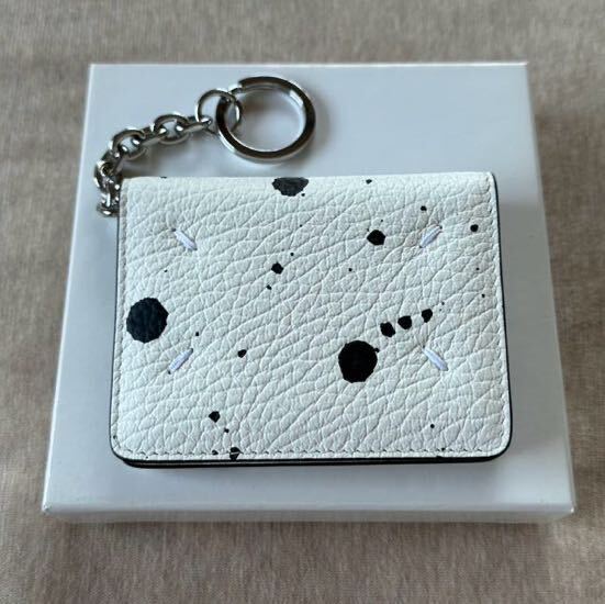 白新品 メゾンマルジェラ スプラッシュペイント キーリング 折り財布 4ステッチ 折財布 カードケース 20SS Maison Margiela 11 レディース|Yahoo!フリマ(旧PayPayフリマ) 白新品 メゾンマルジェラ スプラッシュペイント キーリング 折り財布 4ステッチ 折財布 カードケース 20SS Maison Margiela 11 レディース|Yahoo!フリマ(旧PayPayフリマ)