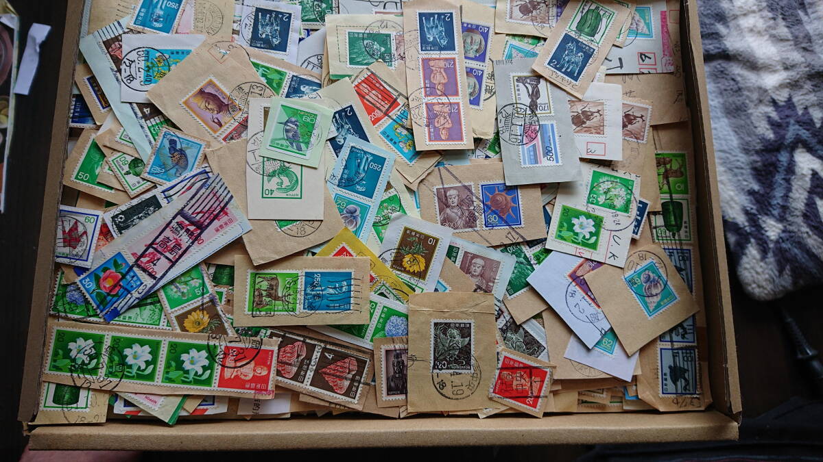 昭和末期～平成初期の良質紙つき普通切手約470gの画像2