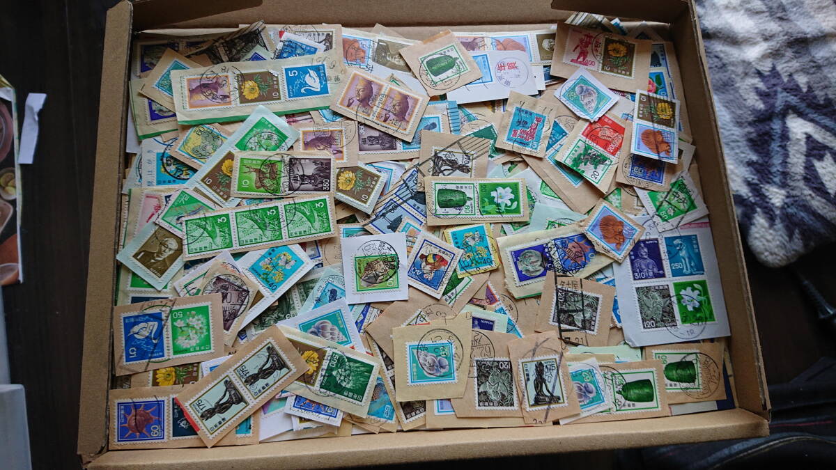 昭和末期～平成初期の良質紙つき普通切手約470gの画像3