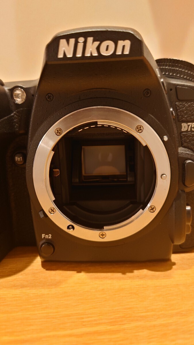 Nikon D7500 ニコン デジタル 一眼レフ カメラ ボディ AF-S 18-200mm セット_画像2