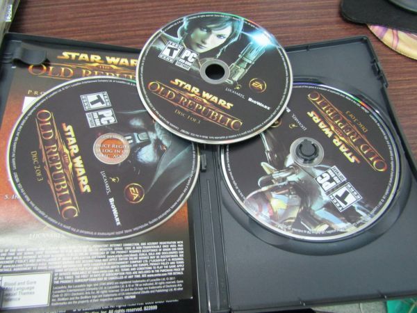 3884 ★PCゲームソフト★STAR WARS KNIGHTS OF THE OLD REPUBLIC PC DVD-ROM★海外版★3枚組DISCの画像3