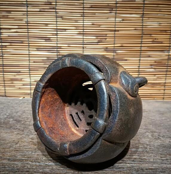 旧鉄器/鋳鉄ストーブ*お茶を沸かす*お湯を沸かす*バーベキューストーブ*炭ストーブ高さ約14cmの画像5