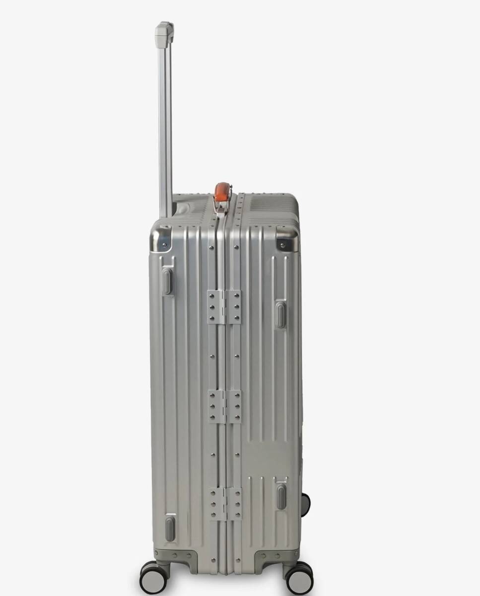 【新品未使用】イノベーター innovator アルミ スーツケース 70L ステアリング シルバー INV5811 Sterling Silver 70L Middle 保証書付き_参考画像です
