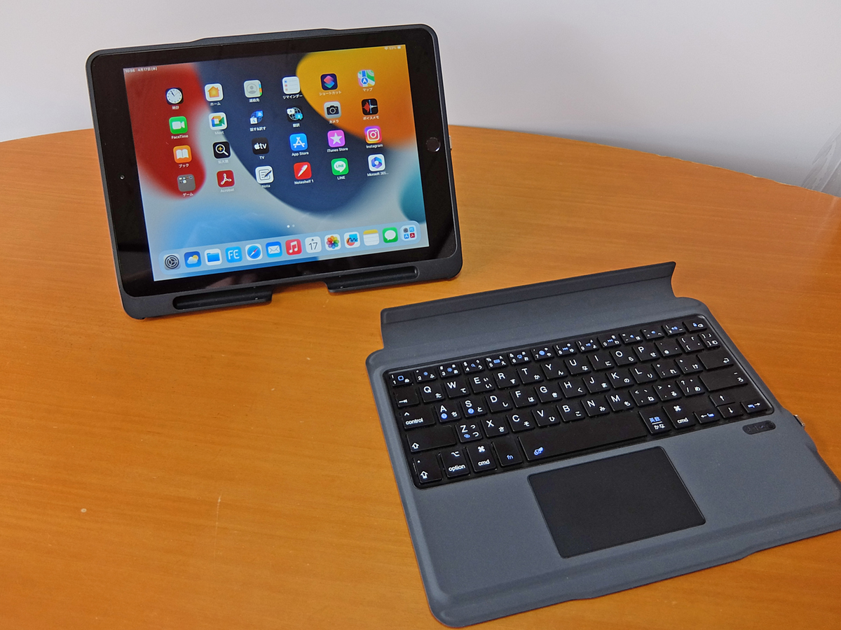  iPad 9.7インチ 第6世代[32GB] Wi-Fiモデル スペースグレイ　美品！おまけ付（キーボード、充電器、充電ケーブル）_画像3