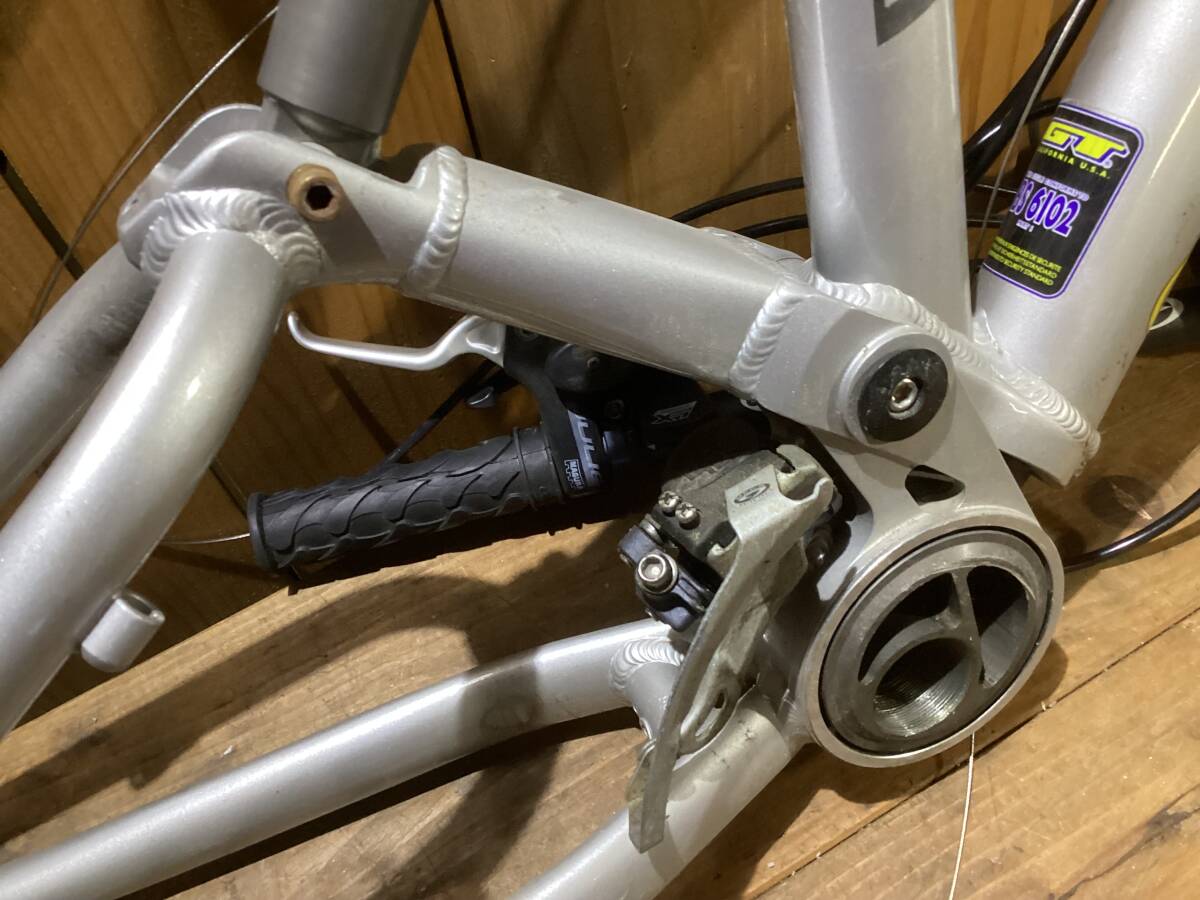 GT I DRIVE 2.0 フレーム　magura jilie 油圧ブレーキセット　deore LX シフト　FD セット　中古　使用歴少なめ　sサイズ_画像5