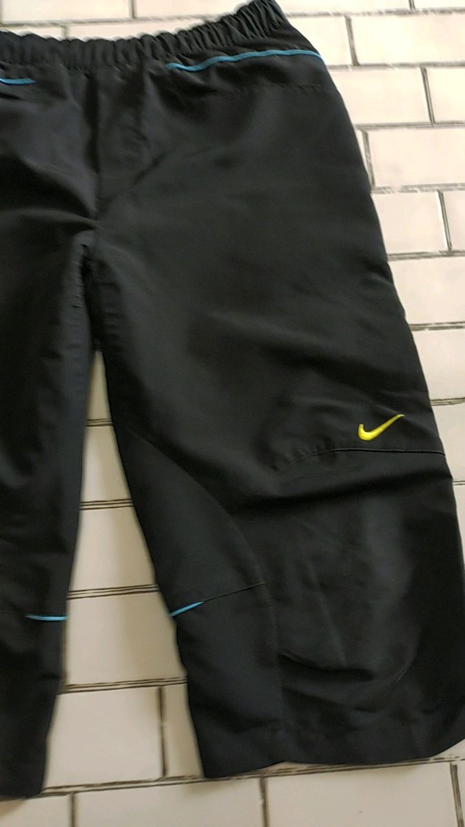 NIKE　130～140サイズ　膝丈(膝下)パンツ　 ジュニア パンツ　ドライフィット