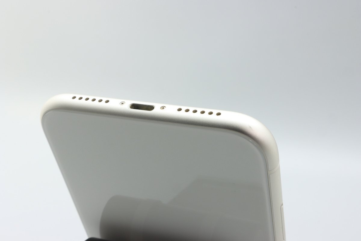Apple iPhone11 64GB White A2221 MWLU2J/A バッテリ75% ■SIMフリー★Joshin5820【1円開始・送料無料】の画像6