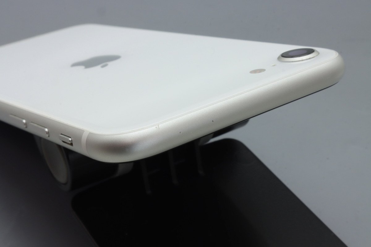 Apple iPhoneSE 64GB (第2世代) White A2296 MHGQ3J/A バッテリ74% ■SIMフリー★Joshin8831【1円開始・送料無料】の画像8