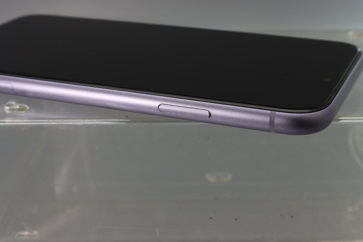 Apple iPhone11 64GB Purple A2221 MWLX2J/A バッテリ81% ■ソフトバンク★Joshin6509【1円開始・送料無料】_画像7