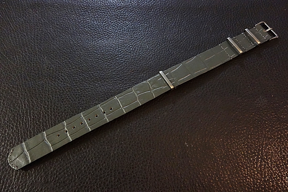 ◆Leather NATO G10Strap◆高品質国産本牛革クロコ型押しカーフ VINTAGE GRAY 18mm カスタムオーダー(BUCKLE COLOR) 受注生産 腕時計ベルトの画像1