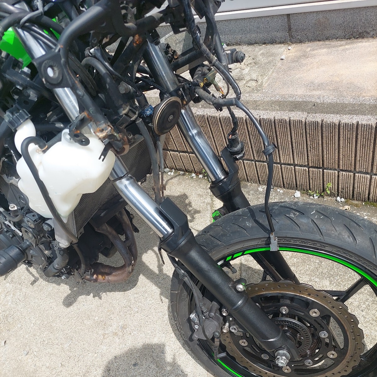 埼玉 Ninja400 ニンジャ400 EX400G 事故車 部品取り 書無 実働 埼玉 検索ニンジャ250の画像3