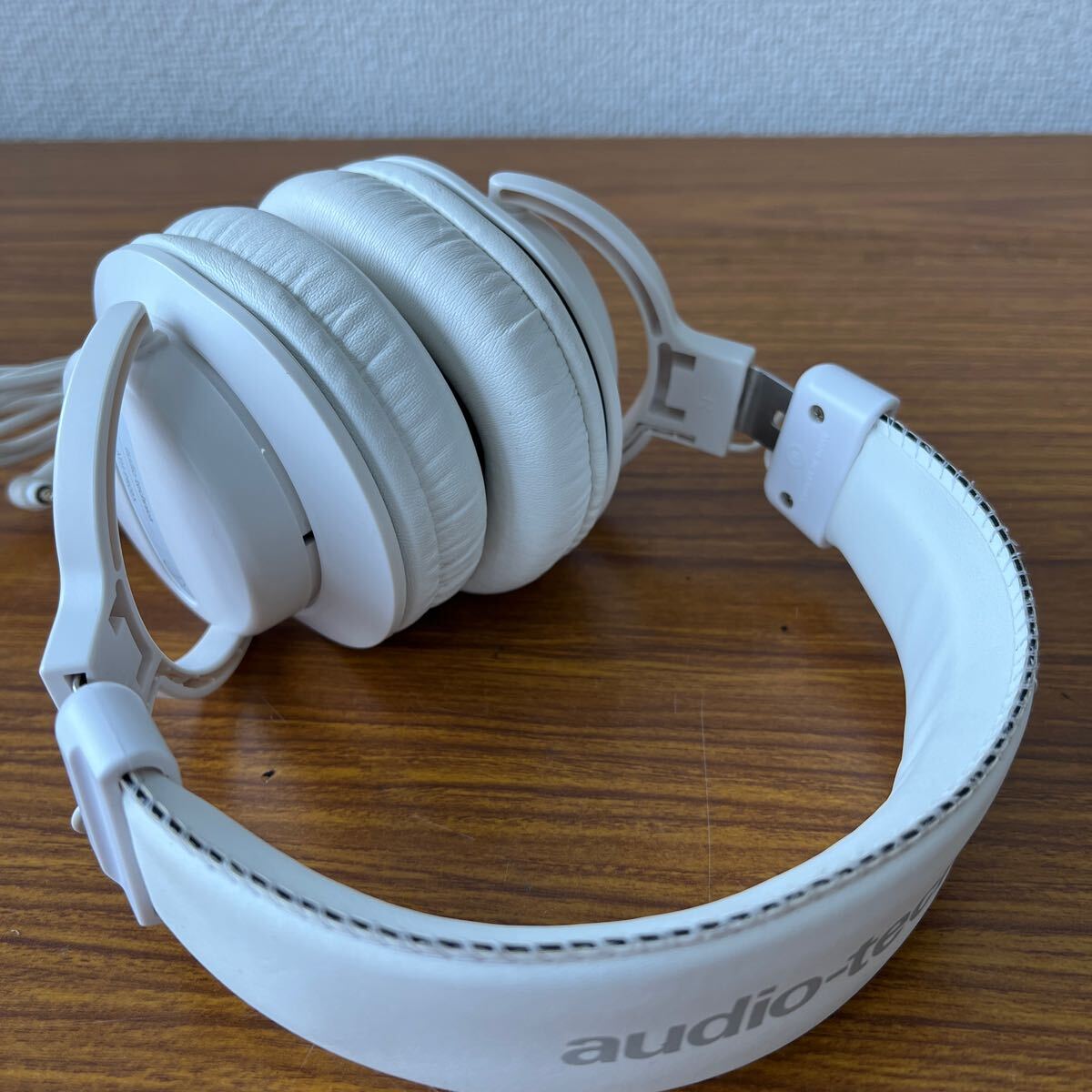 管 S240418 i ★ 【中古】 audio technica オーディオテクニカ DJヘッドホン ホワイト ATH-PRO5X WH ☆★ _画像8