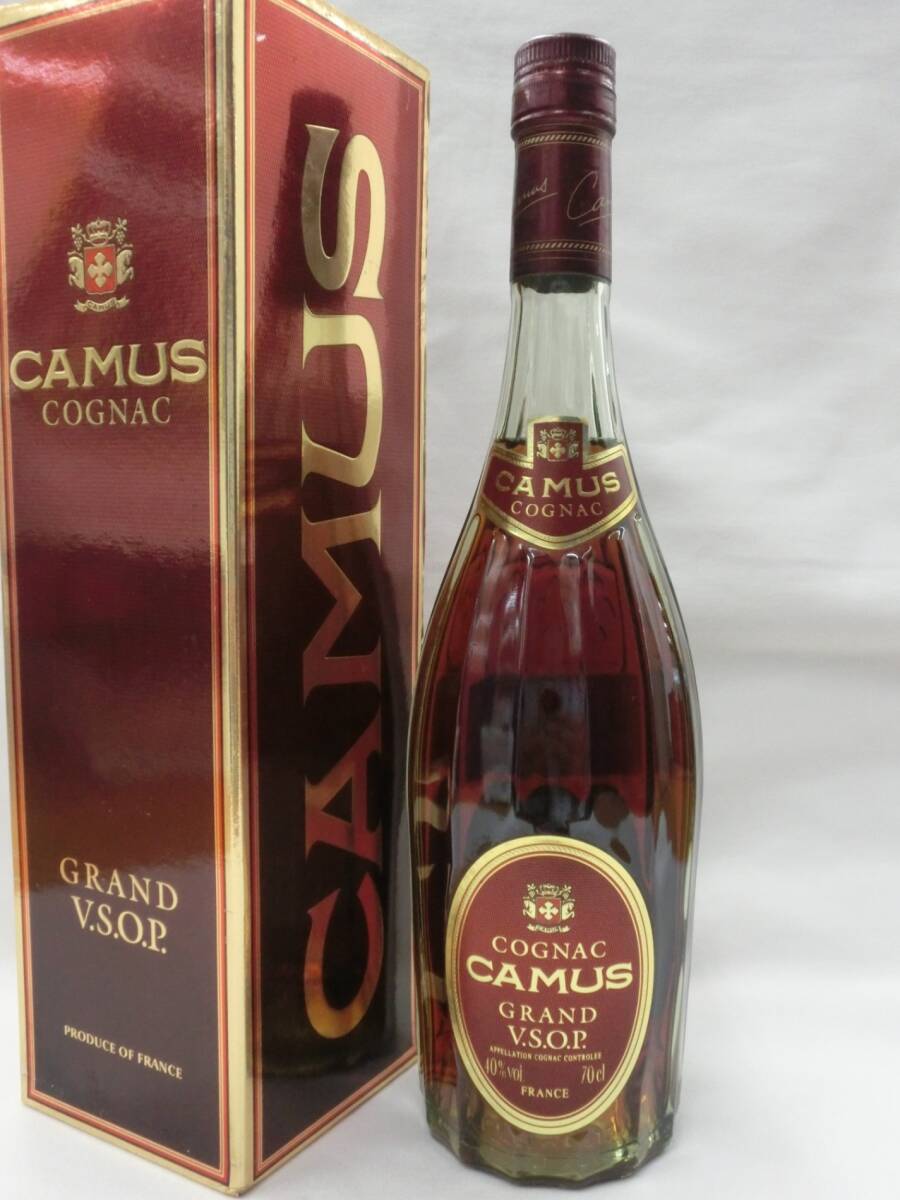 ‡ 0213 【未開栓】 CAMUS COGNAC カミュ コニャック GRAND グランド VSOP ブランデー 700ml 40% 元箱付 長期保管汚れ_画像1