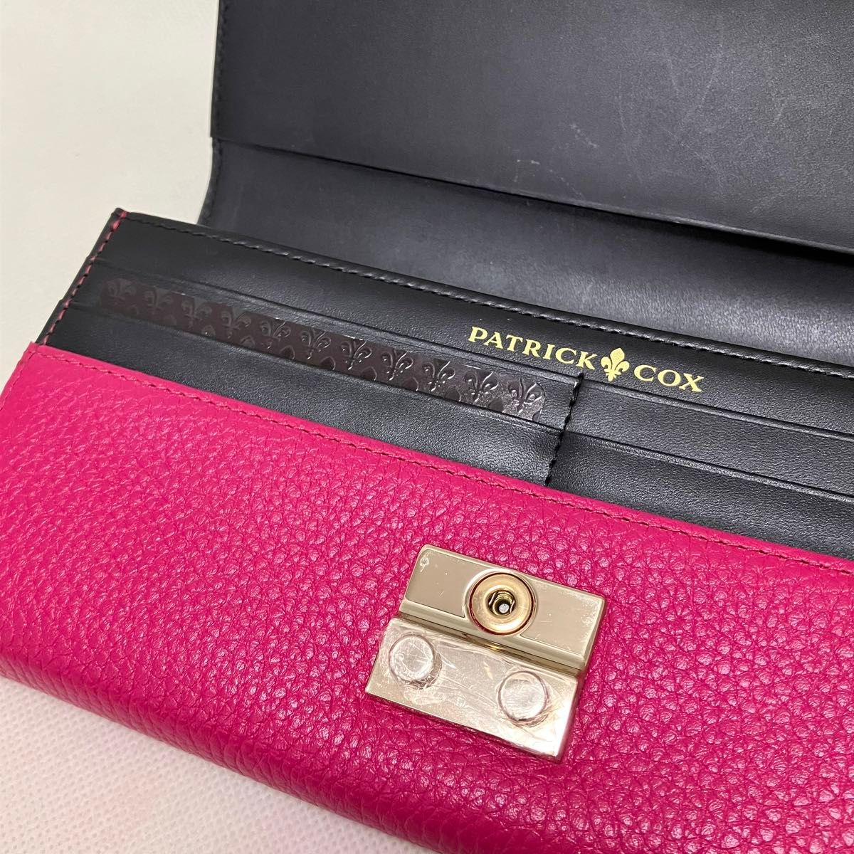 W361 未使用 パトリックコックス PATRICKCOX 長財布 財布 レディース フーシャピンク 本革 フラップ式