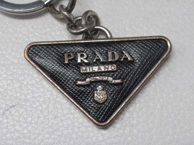 ◆S2.PRADA プラダ 三角ロゴ 三角プレート チャーム キーリング キーホルダー/中古の画像2