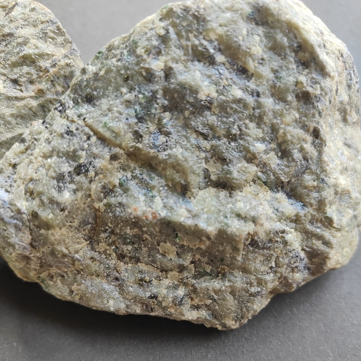 北海道三石町産かんらん岩２個693g 国産鉱物 鉱物標本の画像2