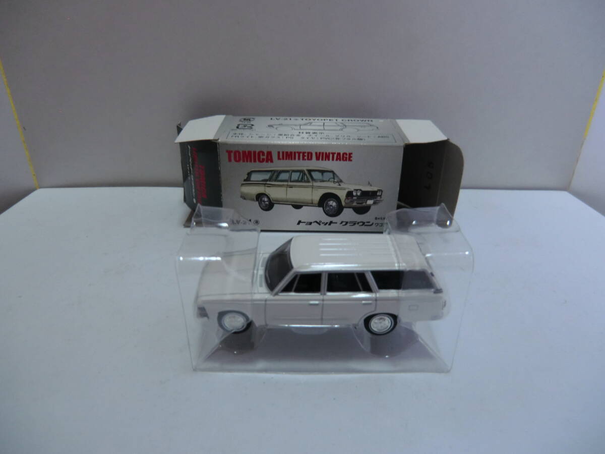 【TOMICA LIMITED VINTAGE MADE IN CHINA No.LV-21a トヨペット クラウン ワゴン・現状品】 白色ボディカラー+専用ホイル装着品の画像1