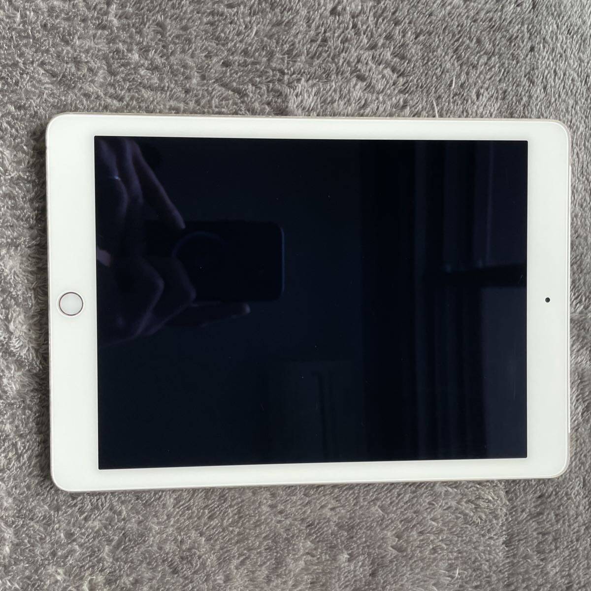 iPad Air2 Wi-Fi +Cellular 16GB ゴールド MH1C2J/A SoftBank中古品・使用感ありの画像2