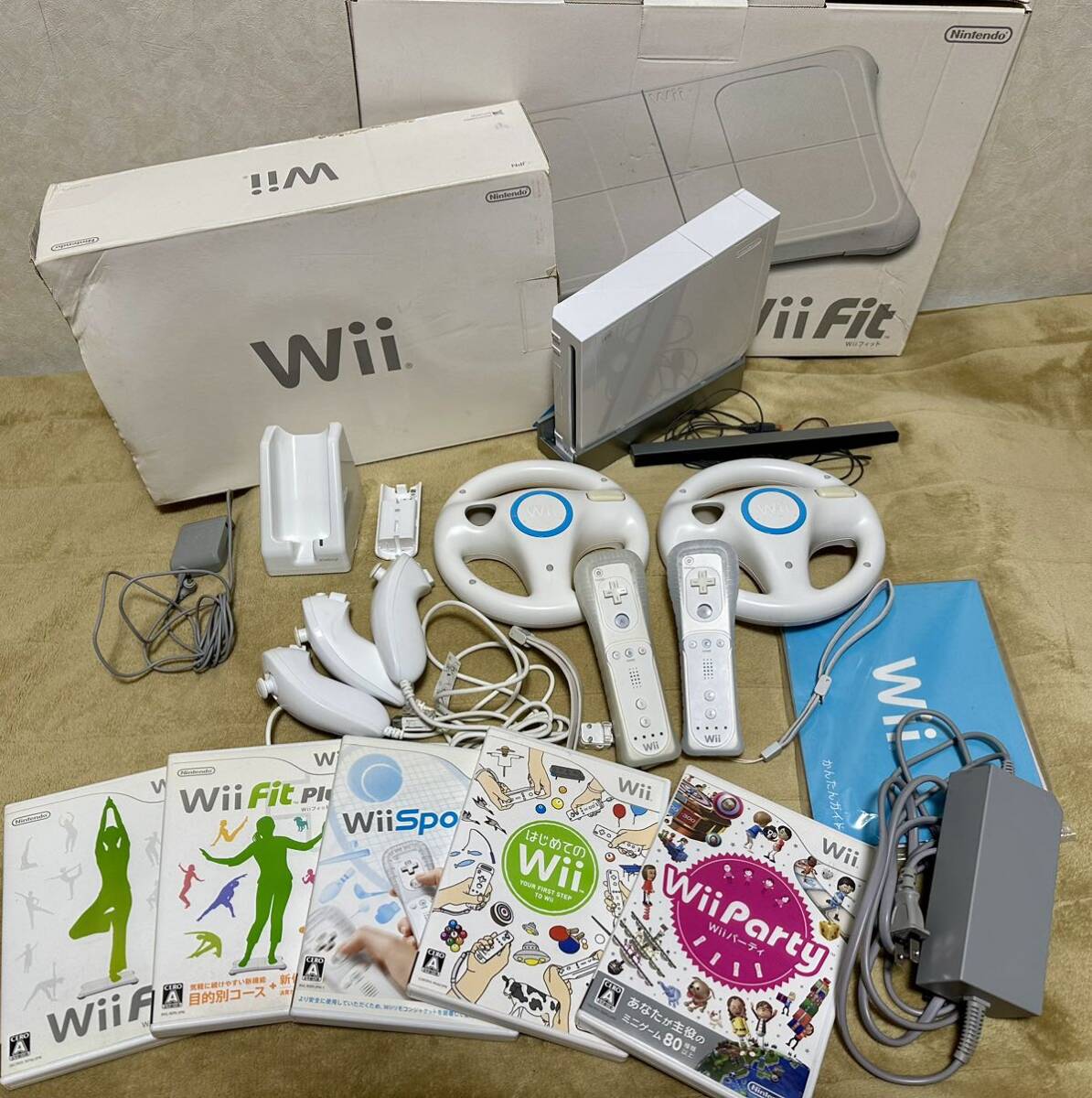 Wii 任天堂 Nintendo ヌンチャク Fit ソフト ホワイト コントローラー カバー ストラップ ハンドル マリオカート 充電器 バランスWiiボード_画像1
