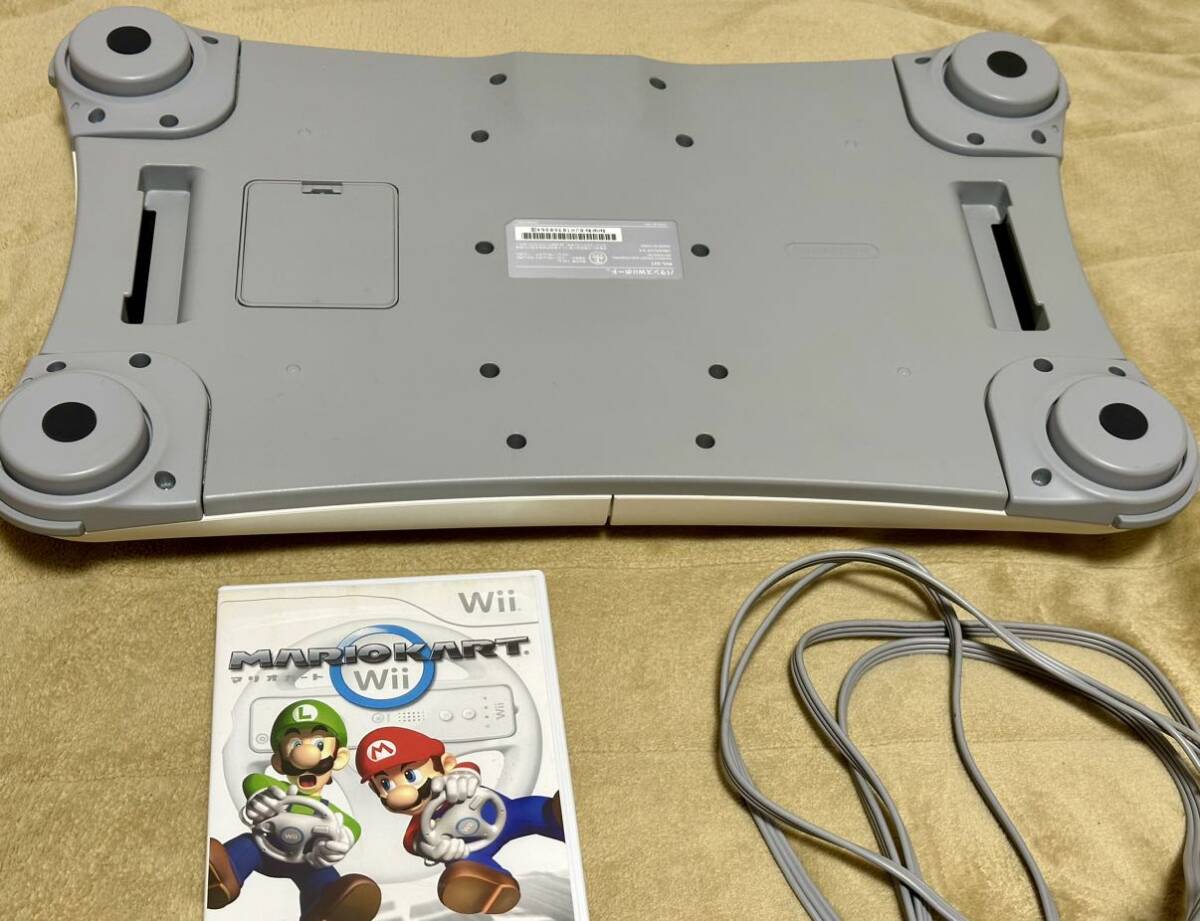 Wii 任天堂 Nintendo ヌンチャク Fit ソフト ホワイト コントローラー カバー ストラップ ハンドル マリオカート 充電器 バランスWiiボード_画像3
