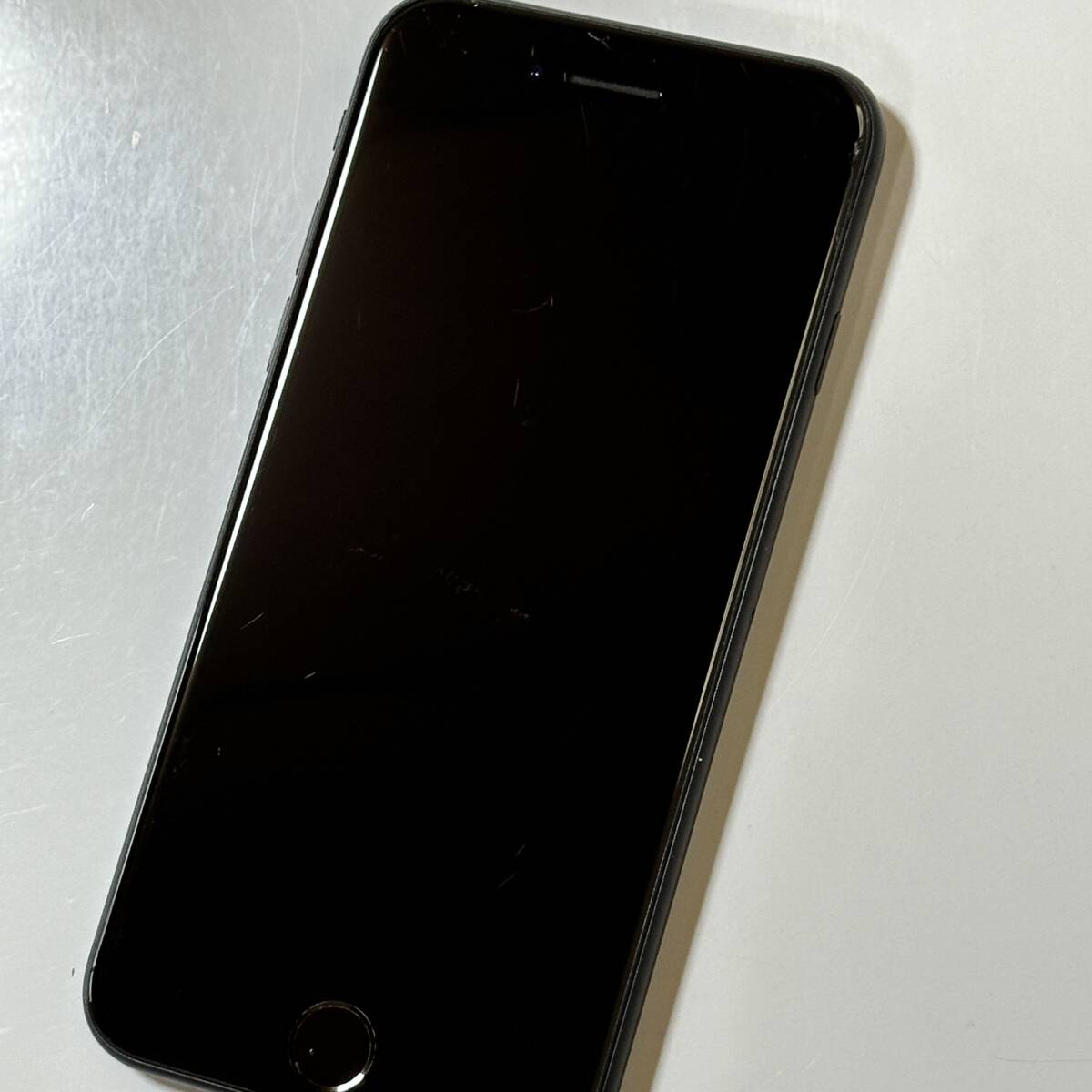 SIMフリー iPhone SE (第2世代) ブラック 64GB MHGP3J/A バッテリー最大容量93％ アクティベーションロック解除済の画像5