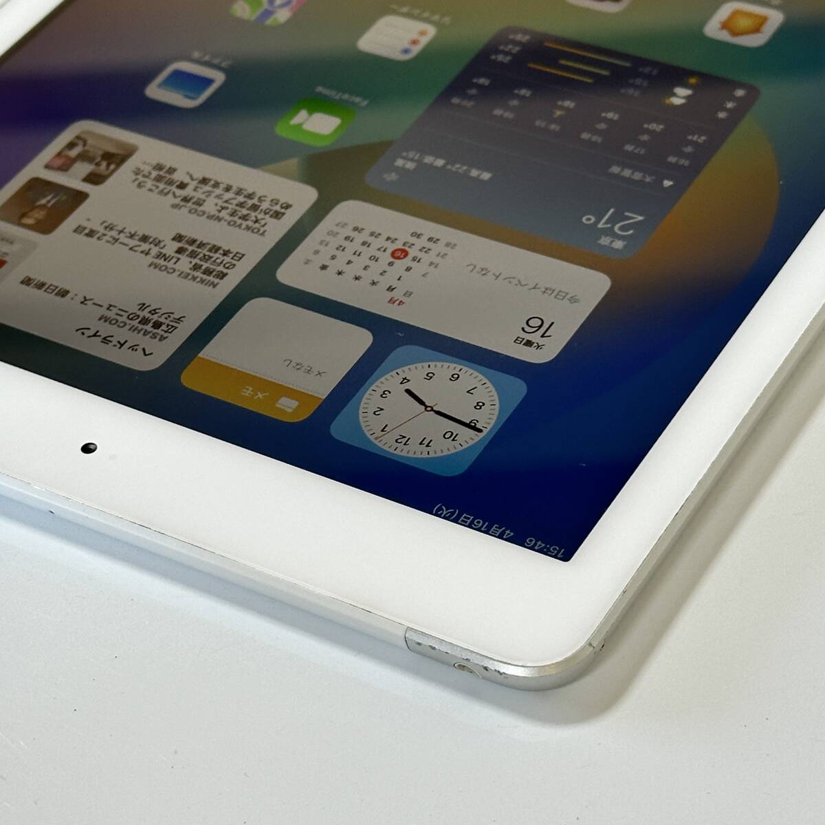 Apple SIMフリー iPad (第5世代) シルバー 32GB MP1L2J/A Wi-Fi+Cellular アクティベーションロック解除済の画像8