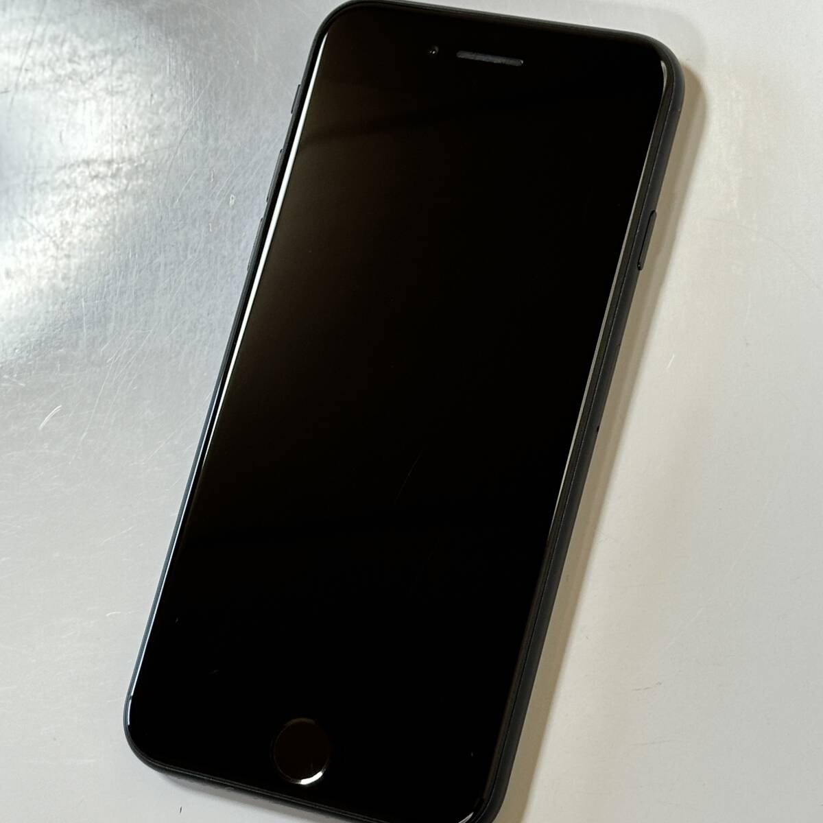 Apple SIMフリー iPhone SE (第2世代) ブラック 64GB MX9R2J/A iOS17.4.1 アクティベーションロック解除済_画像5