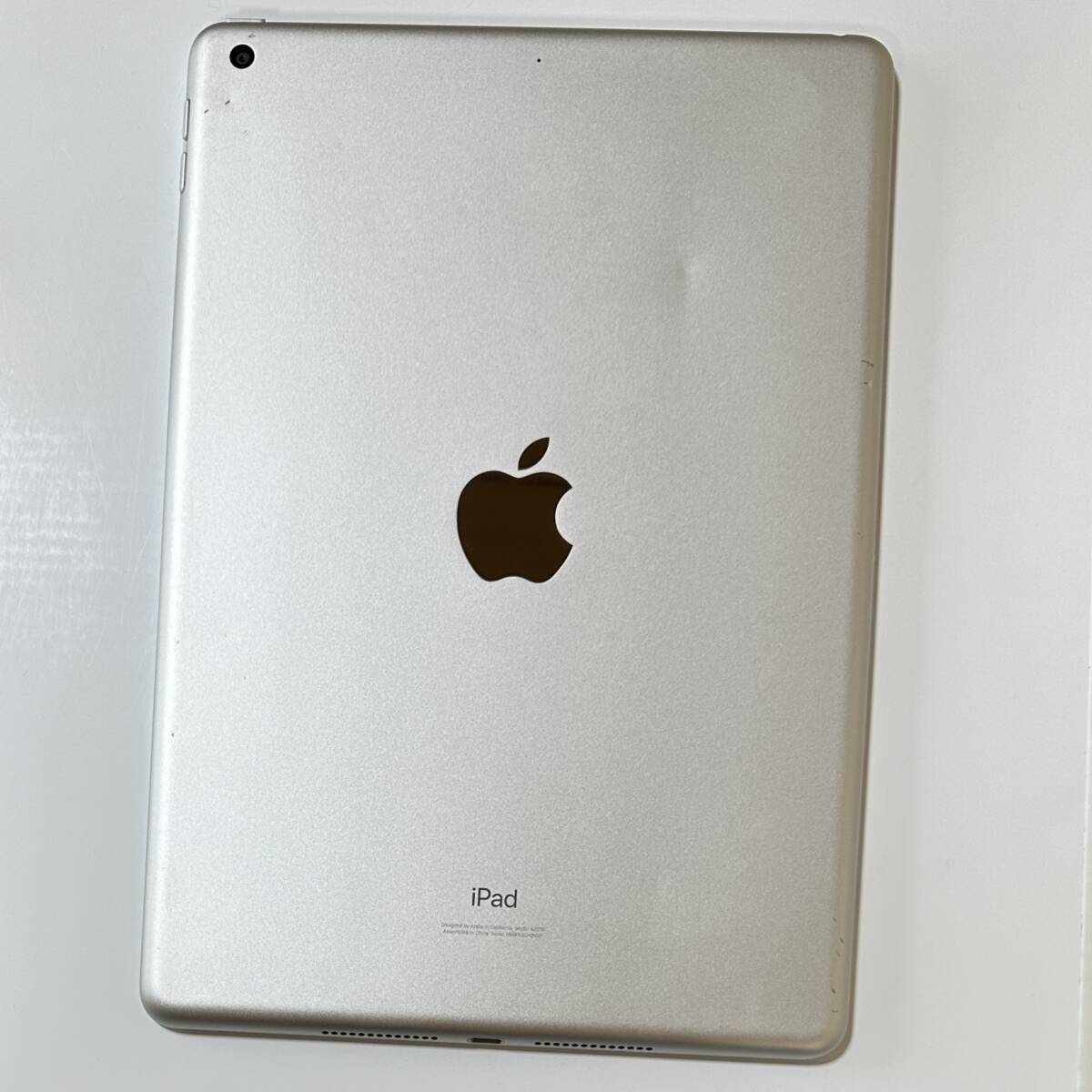 Apple iPad (第8世代) シルバー 32GB MYLA2J/A Wi-Fiモデル iOS17.4.1 アクティベーションロック解除済の画像8