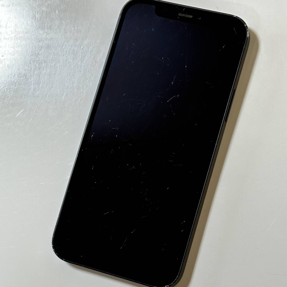 SIMフリー iPhone 12 ブラック 64GB MGHN3J/A バッテリー最大容量83％ アクティベーションロック解除済_画像5