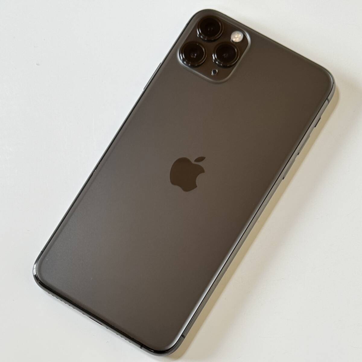 SIMフリー iPhone 11 Pro Max スペースグレイ 64GB MWHD2J/A バッテリー最大容量85％ アクティベーションロック解除済の画像10