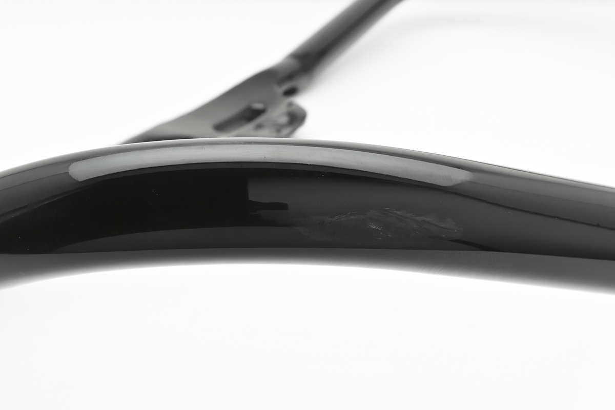 【ハーレー純正】 49000139 エンジンガード / グロスブラック　'18～ ソフテイル_画像8