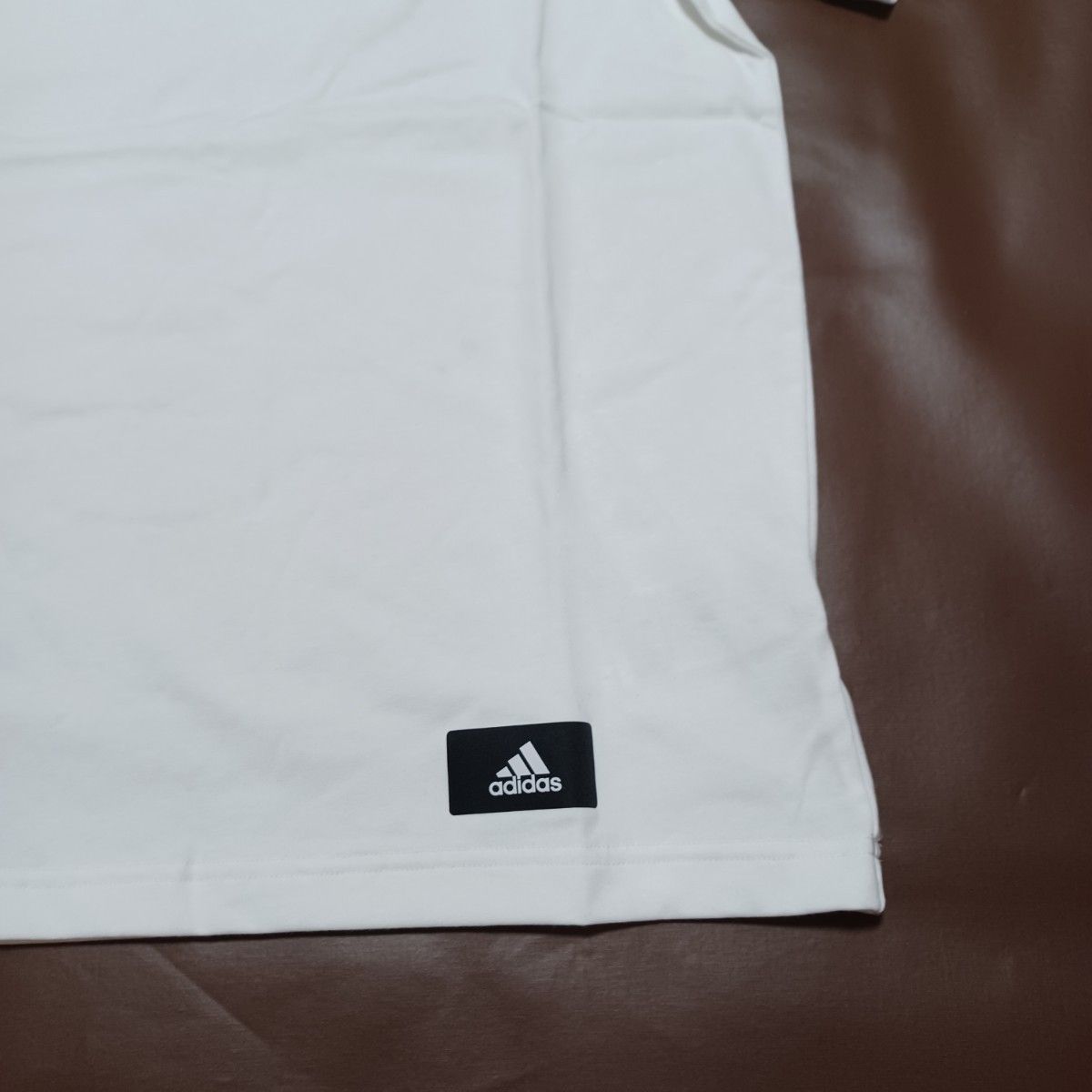 adidas　メンズ tシャツ Tシャツ アディダス　Lサイズ