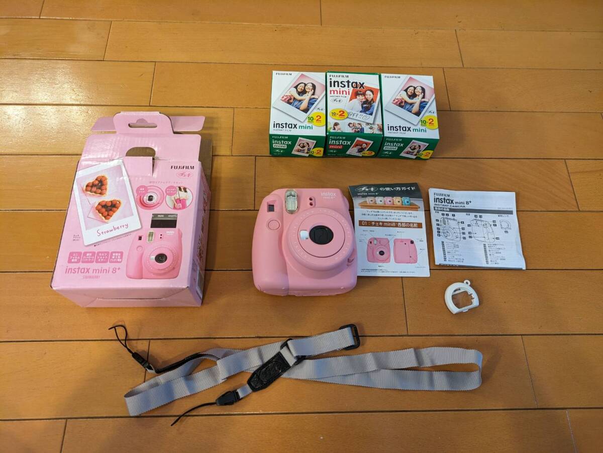 【美品・動作確認済み】FUJIFILM インスタントカメラ instax mini8 チェキ +チェキ用フィルム20枚入×3セット_画像1