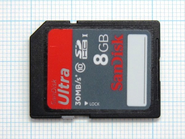 ★SanDisk ＳＤＨＣ メモリーカード ８GB 中古★送料６３円～ _画像1
