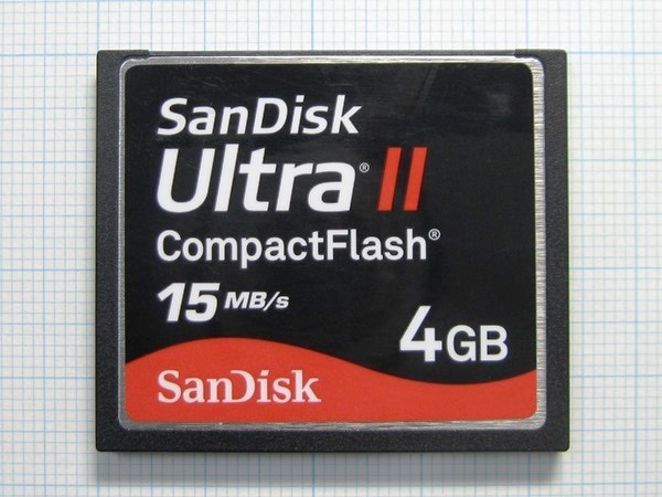 *SanDisk CompactFlash 4GB used * postage 63 jpy ~