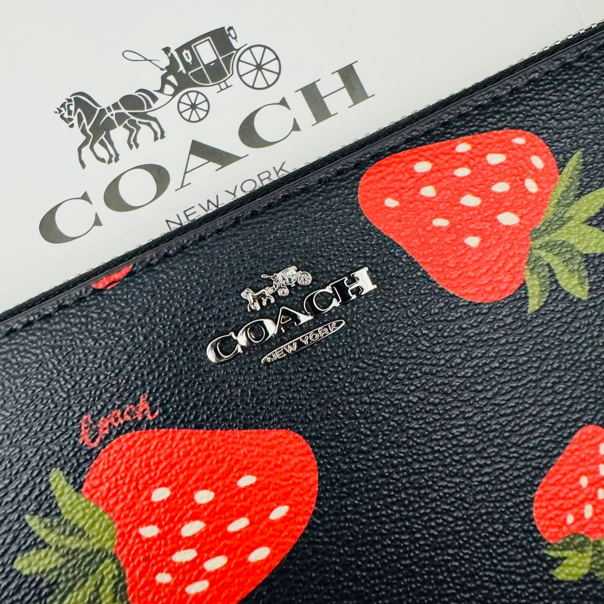 COACH コーチ 長財布　レディースのブラック色新品財布