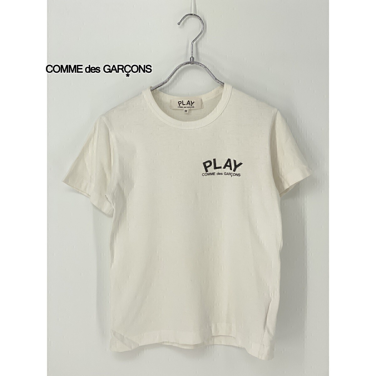 A8154/AD2002 美品 春夏 PLAY COMME des GARCONS コムデギャルソン コットン 丸首 胸ロゴ 半袖 Tシャツ カットソー M 白/日本製 レディース_画像1