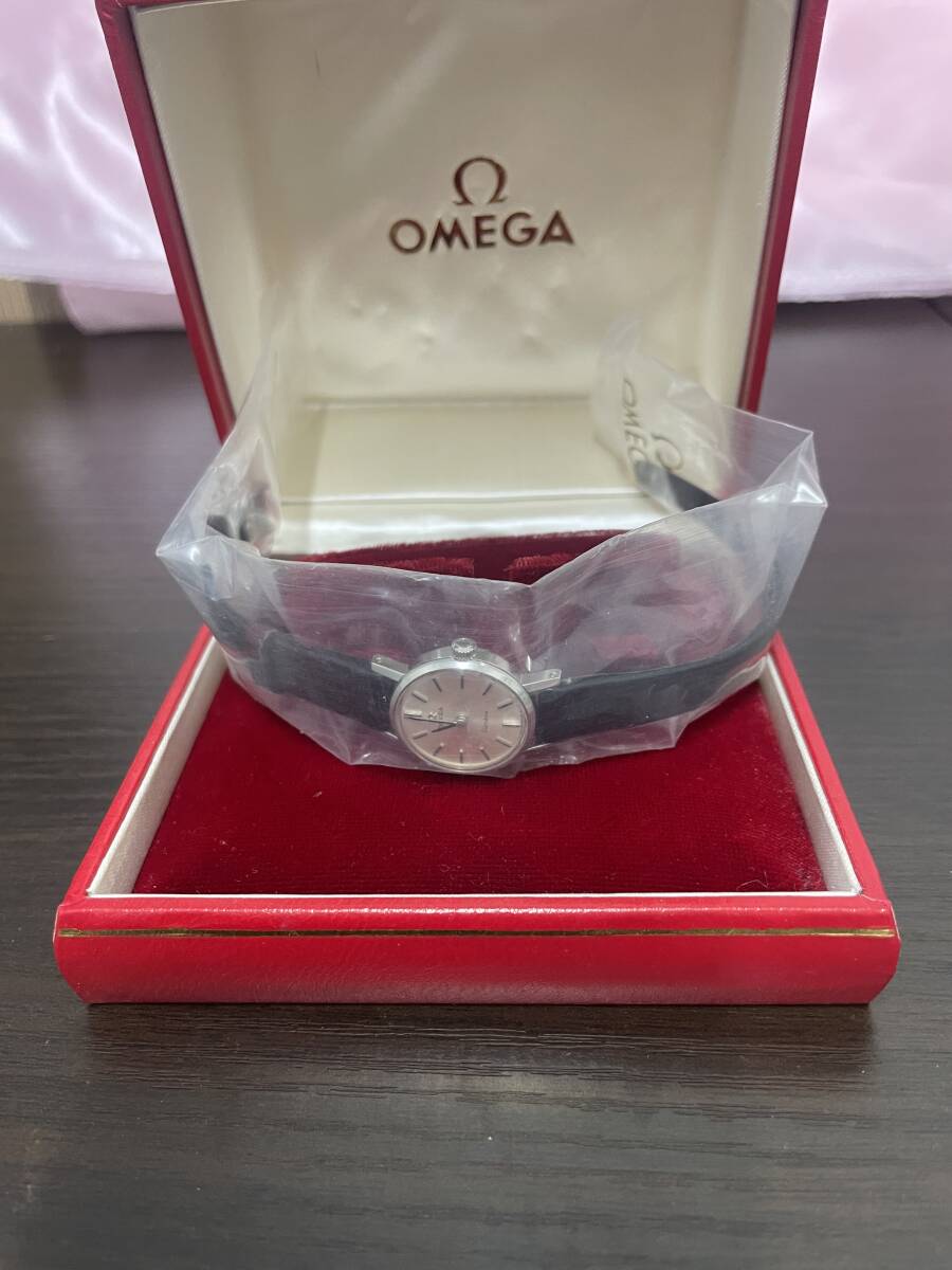 極美品　オメガ OMEGA ジュネーブ Geneve 手巻き レディース腕時計 シルバー文字盤 ラウンド 2針 _画像1