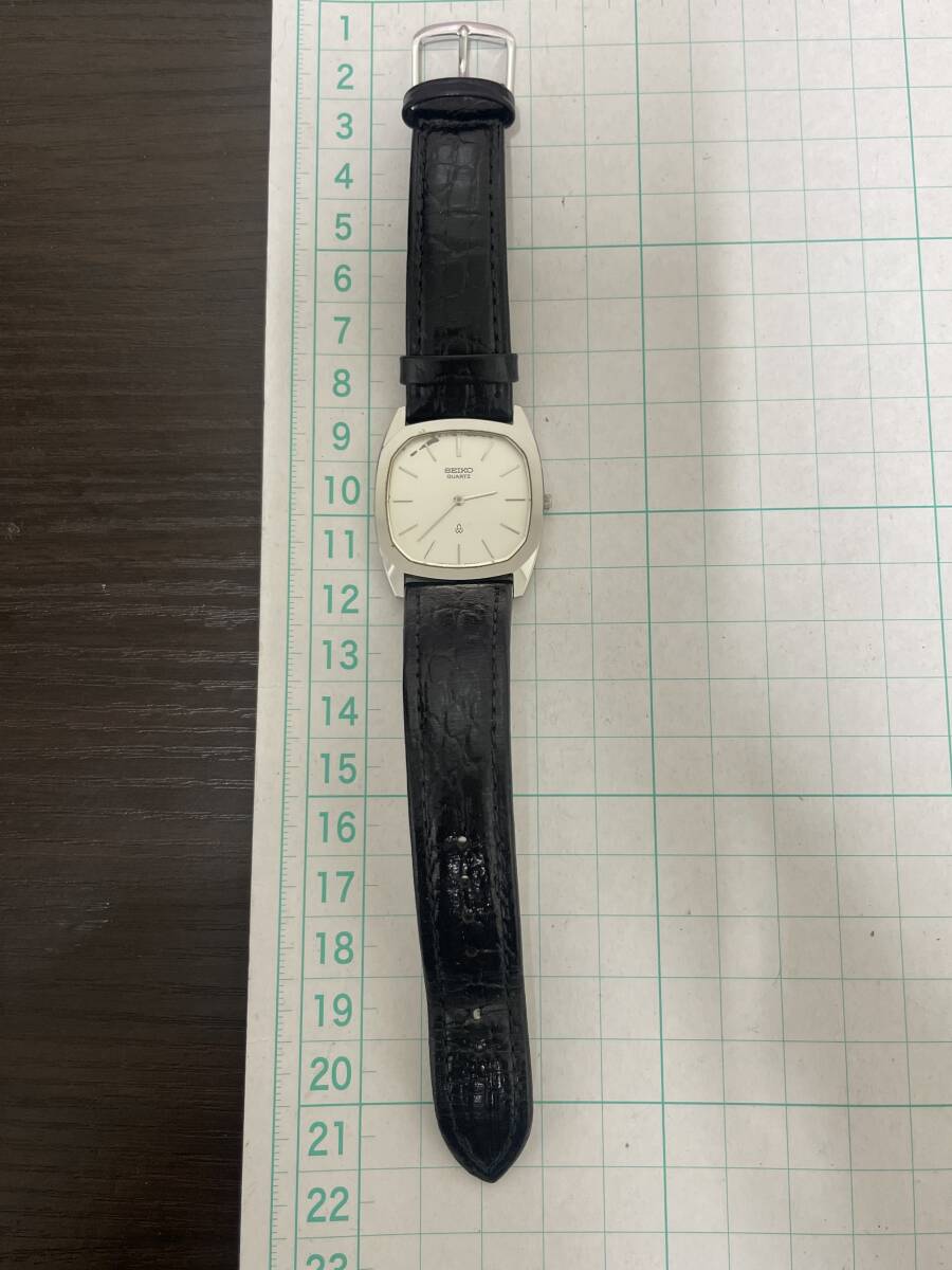 SEIKO クオーツ QZ 6020-5220 シルバー文字盤  クオーツ 黒レザーベルト 腕時計 電池切れの画像6