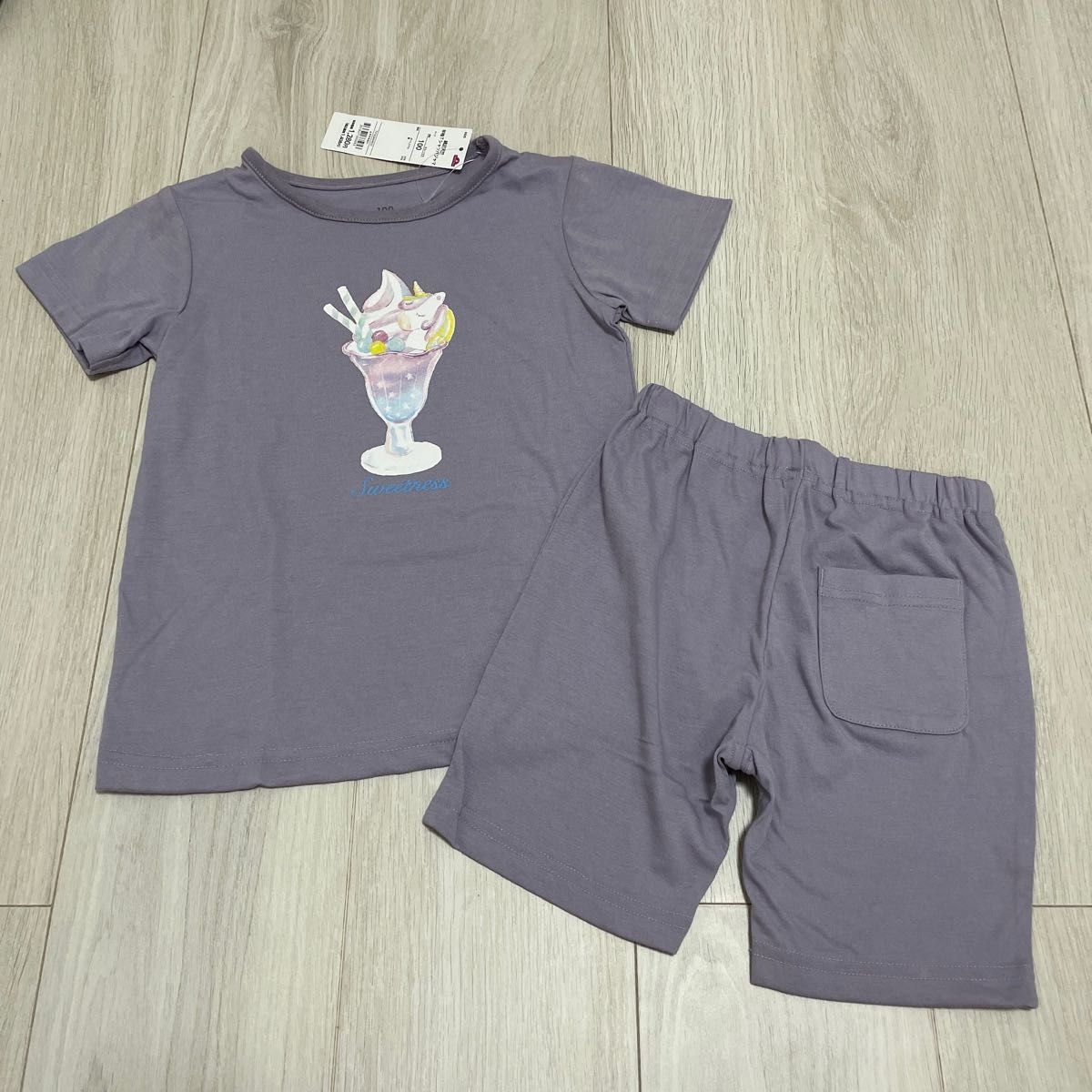 100cm トップバリュ　ユニコーン半袖半ズボンパジャマ　2組セット女の子　紫色