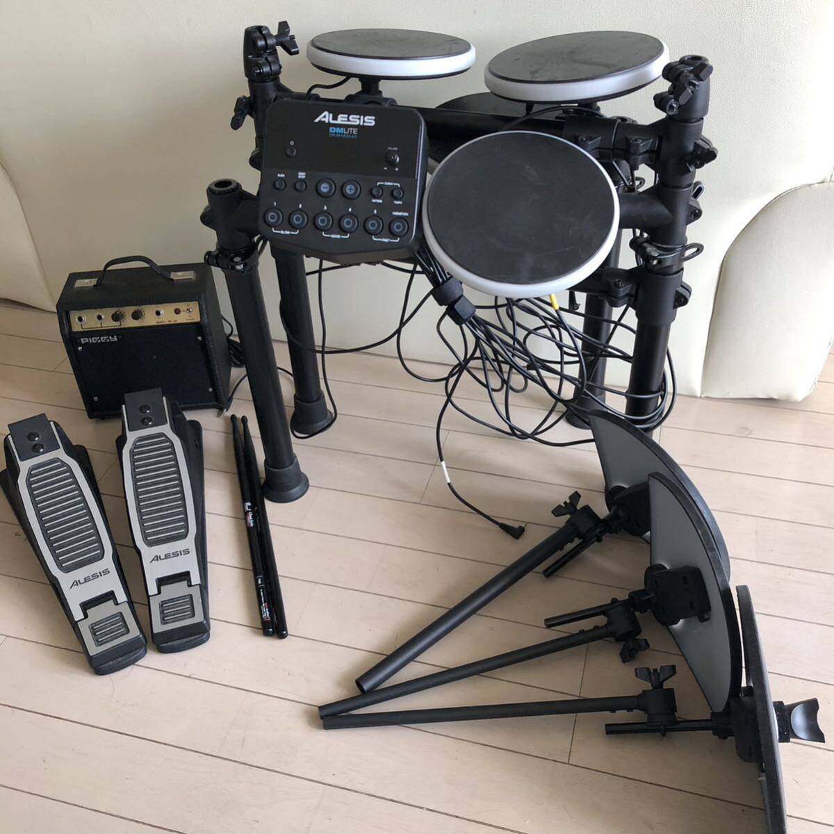 ALESIS ドラムセットDMLITE 電源アダプタ無し ＋ アンプ Piggy ピギー PS-20 の画像1