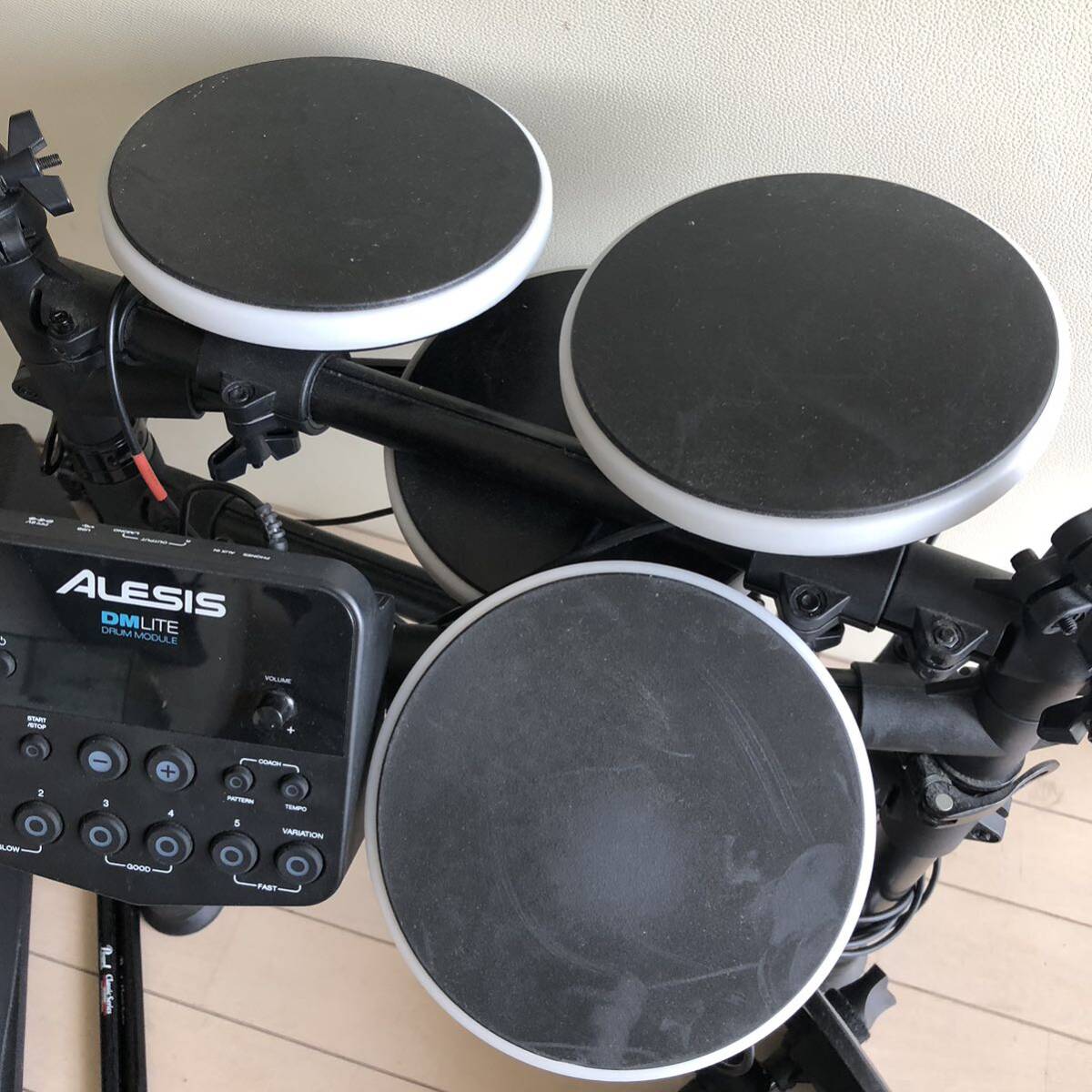 ALESIS ドラムセットDMLITE 電源アダプタ無し ＋ アンプ Piggy ピギー PS-20 の画像3