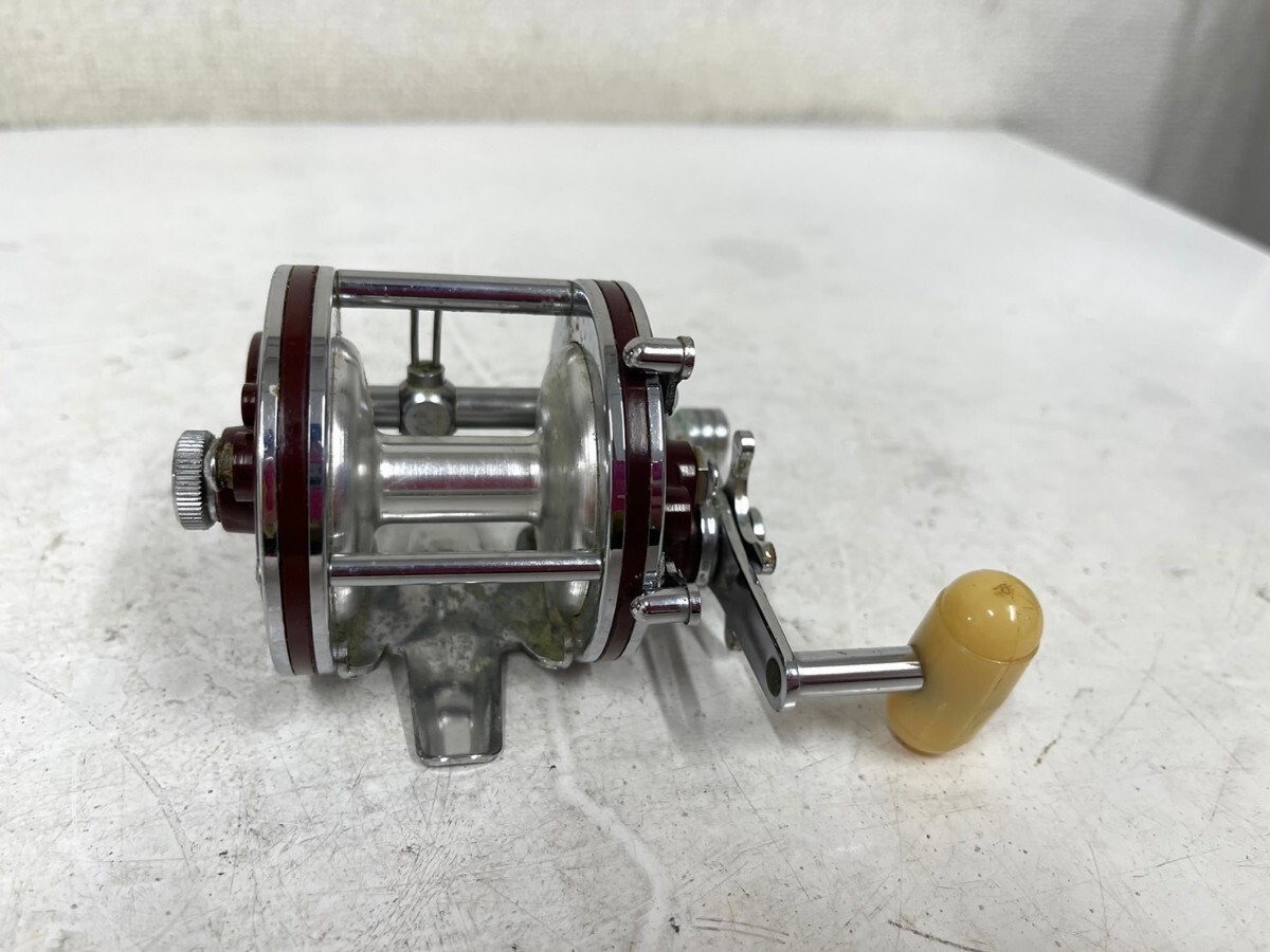 E347 釣具 リール DAIWA ダイワ Sea-line No.24 シーライン 動作未確認の画像2